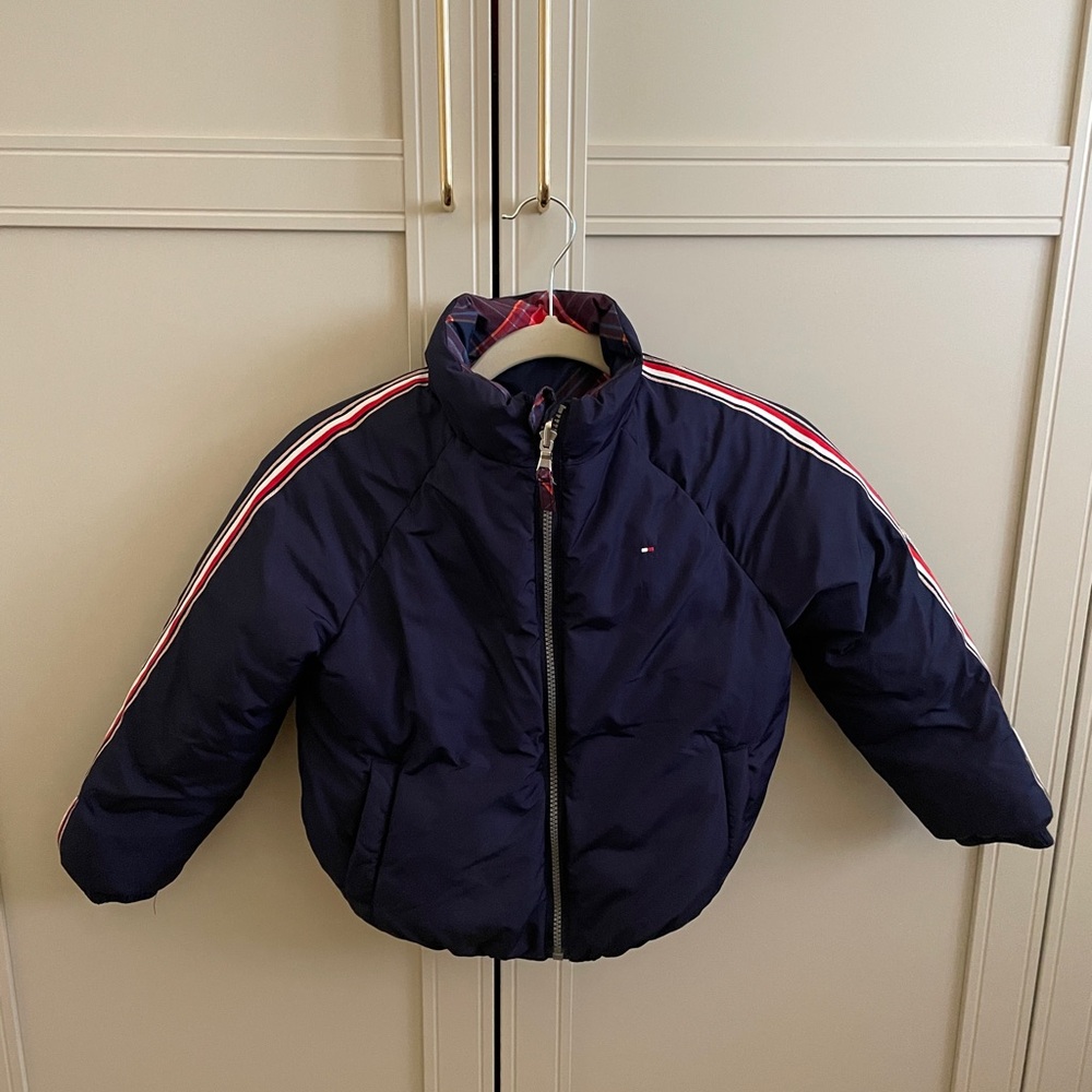 Tommy Hilfiger kids puffy jacket. Reversible size small 6-7. NWT